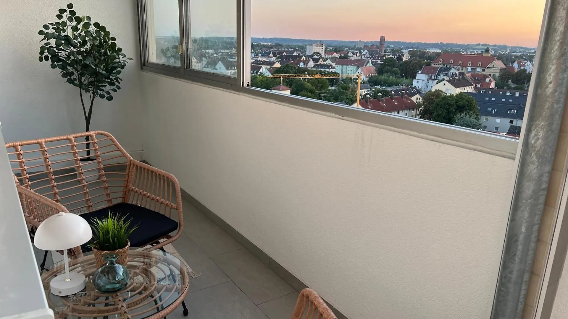 Casa Sunset Augsburg - Kostenlos Parken - Unvergessliche Aussicht - 1Min Zu Tram&Bus 0*,  Deutschland