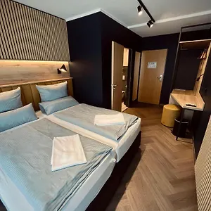 Ostello Sleps, Augusta